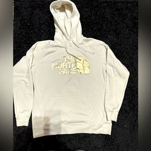 Women’s North Face pullover